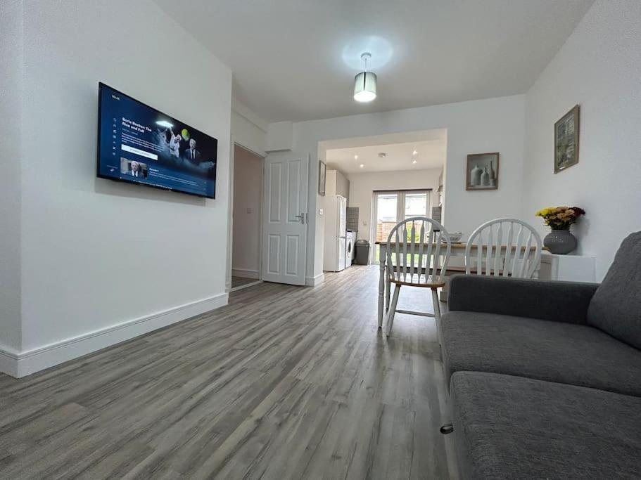 Bali Bliss Garden Flat With Parking Daire Enfield Dış mekan fotoğraf