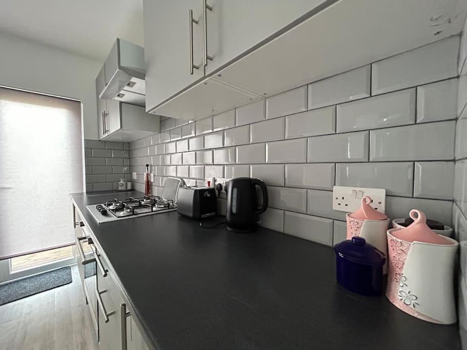 Bali Bliss Garden Flat With Parking Daire Enfield Dış mekan fotoğraf